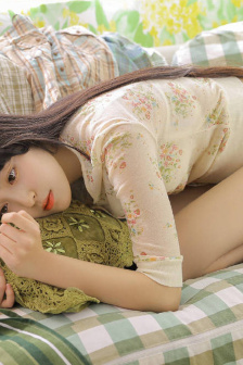 男朋友抱着我摸头发